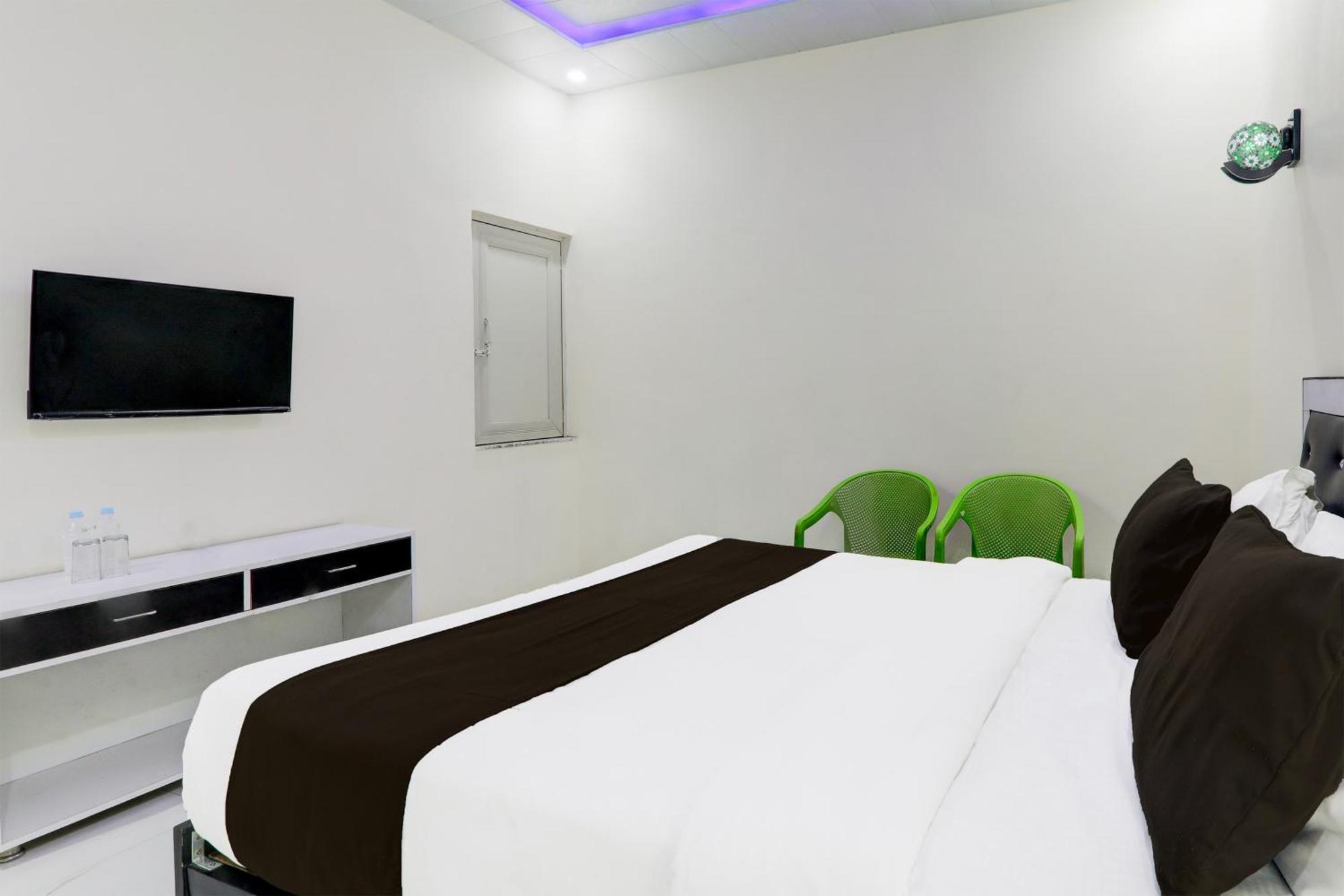 Super Hotel O Banthara Near Airport Banthra Sikandarpur Exterior foto