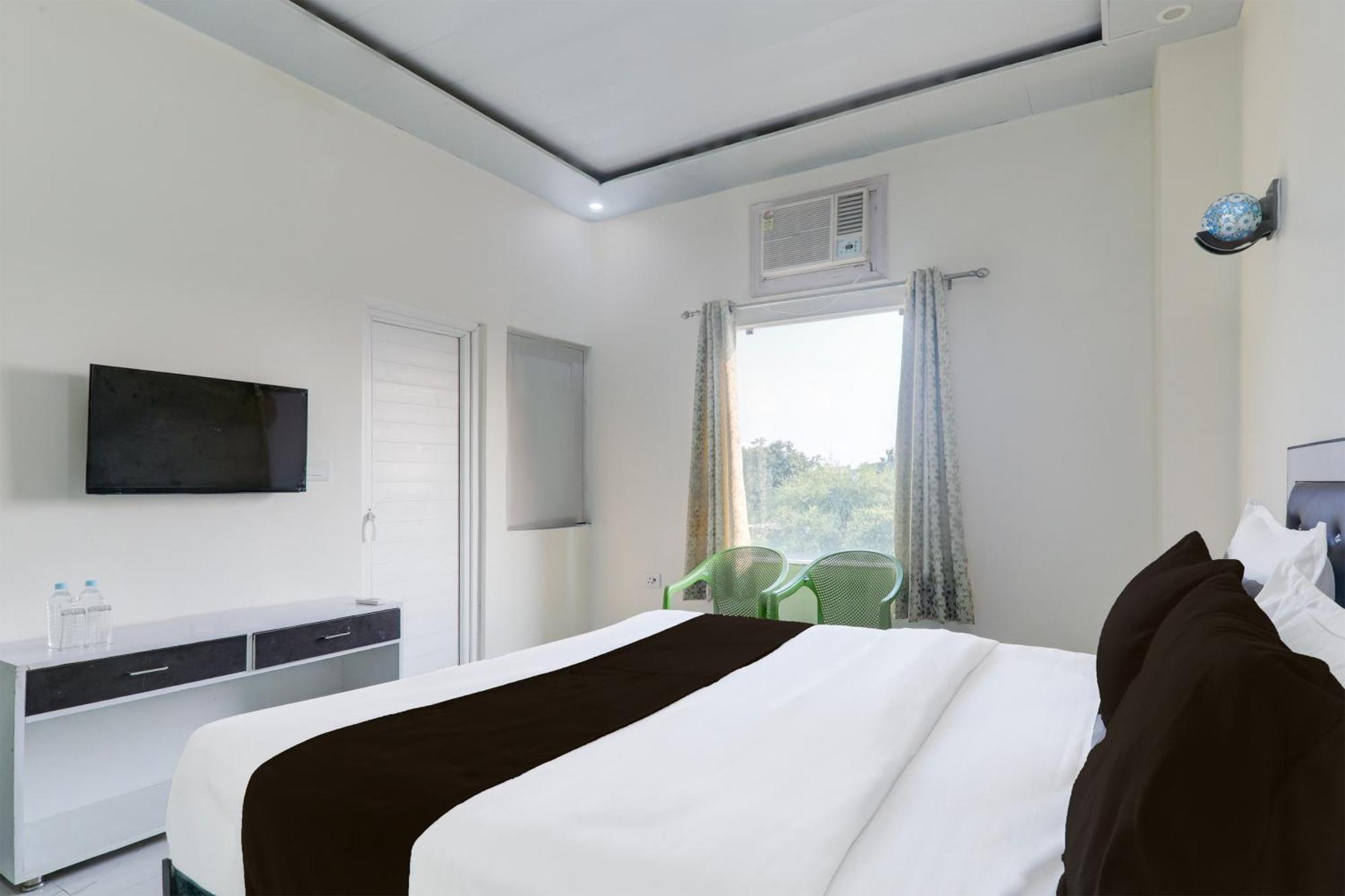 Super Hotel O Banthara Near Airport Banthra Sikandarpur Exterior foto