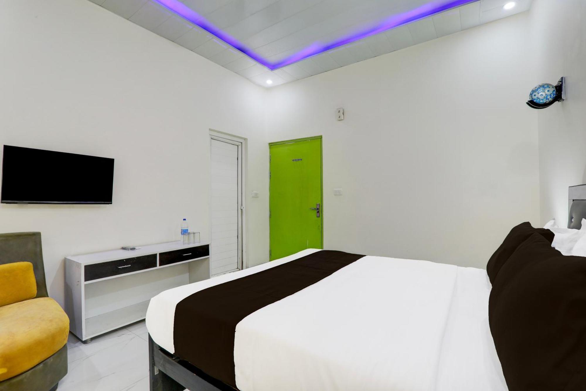 Super Hotel O Banthara Near Airport Banthra Sikandarpur Exterior foto