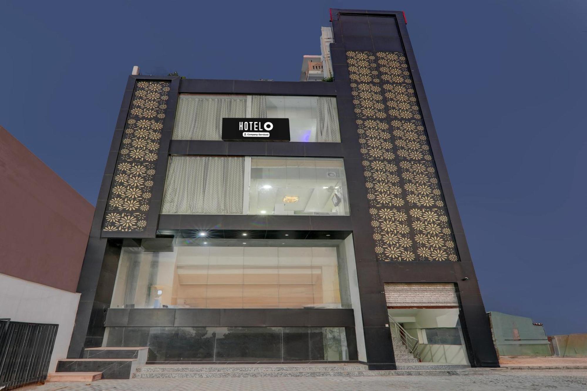Super Hotel O Banthara Near Airport Banthra Sikandarpur Exterior foto